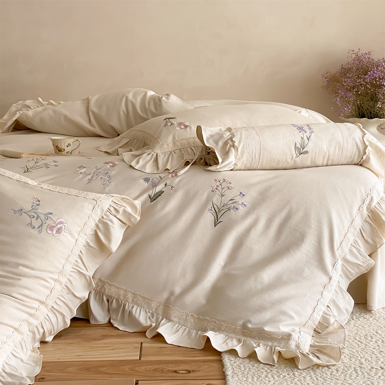 91家纺网 家纺一手货源 找家纺 （总）树下 2026新款高支高密缎纹棉麻四件套法式刺绣蕾丝花边高密度四件套-蝶野