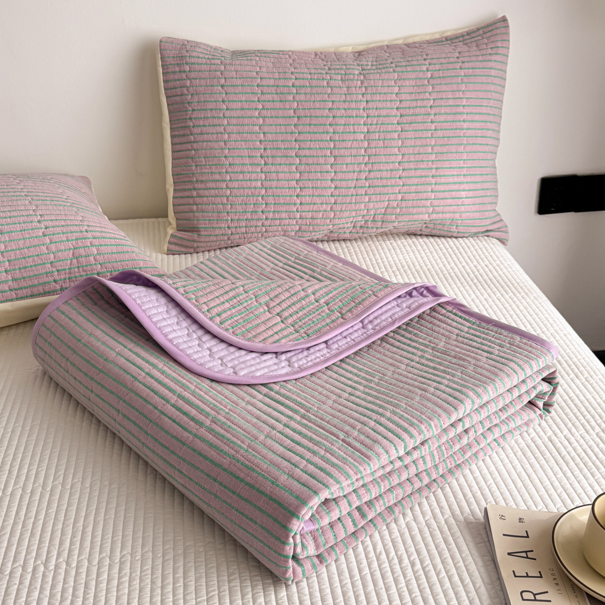 91家纺网 家纺一手货源 找家纺 妮可 2026新款全棉色织水洗棉床盖四件套-伦敦生活系列 伦敦生活-紫韵