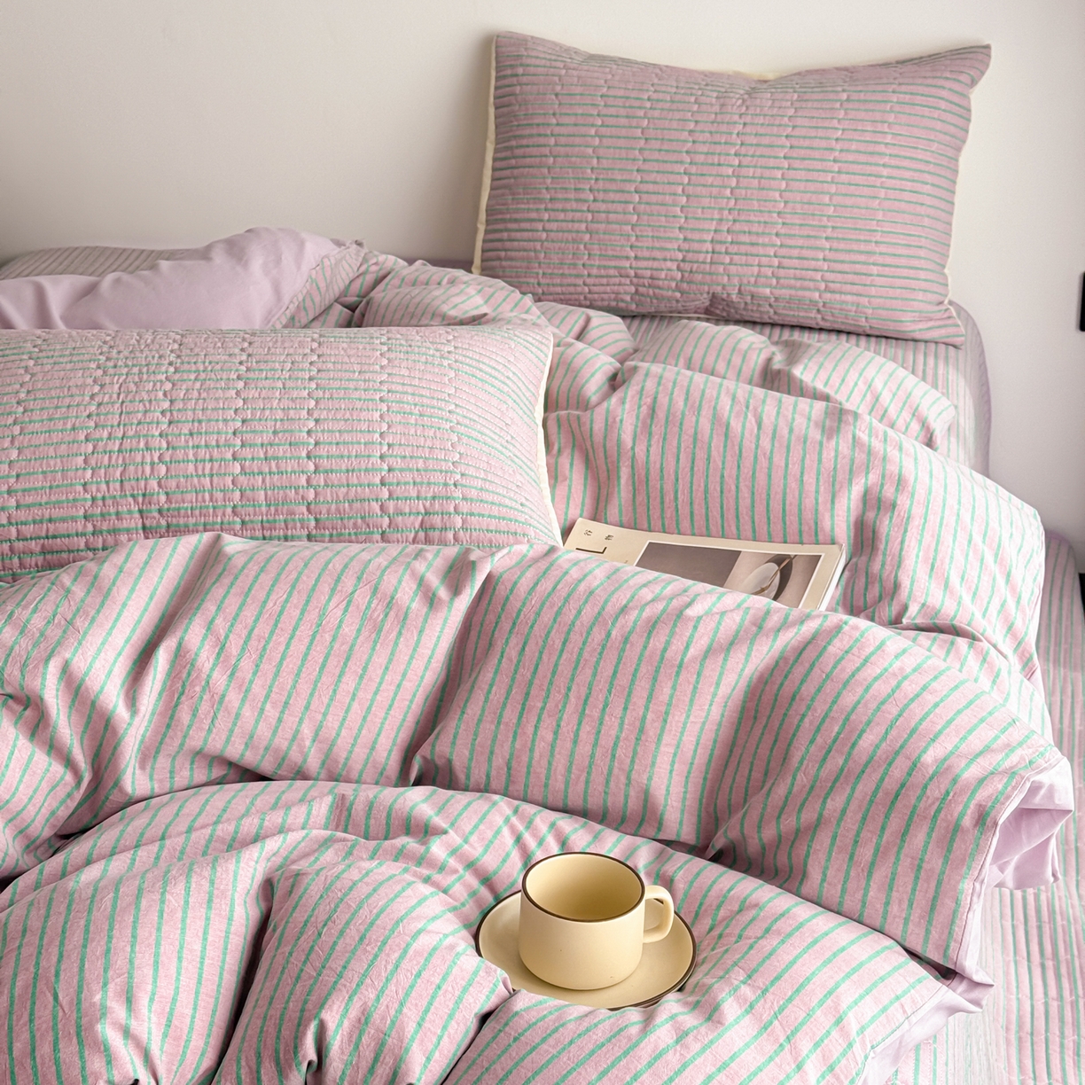 91家纺网 家纺一手货源 找家纺 妮可 2026新款全棉色织水洗棉床盖四件套-伦敦生活系列 伦敦生活-紫韵