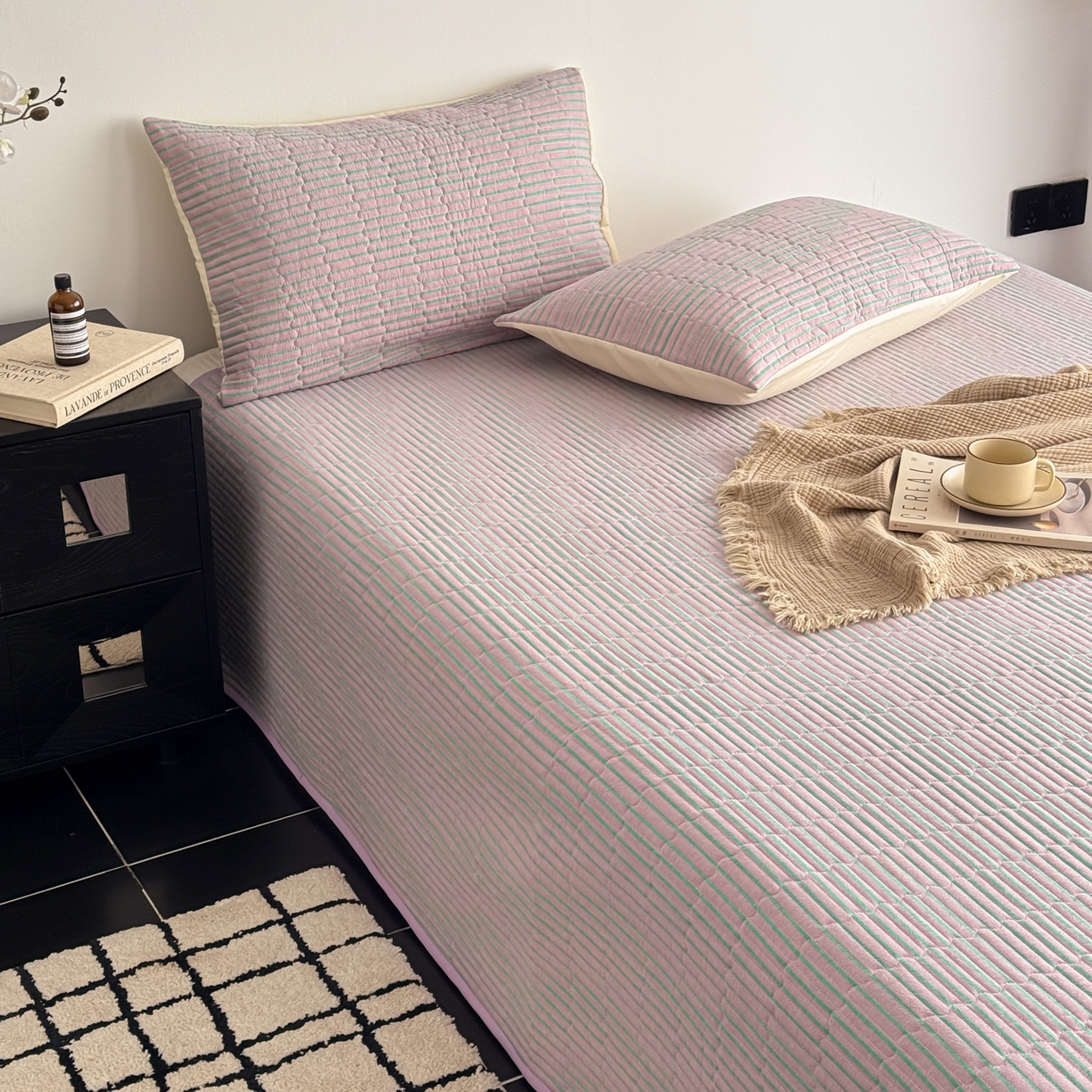 91家纺网 家纺一手货源 找家纺 妮可 2026新款全棉色织水洗棉床盖四件套-伦敦生活系列 伦敦生活-紫韵