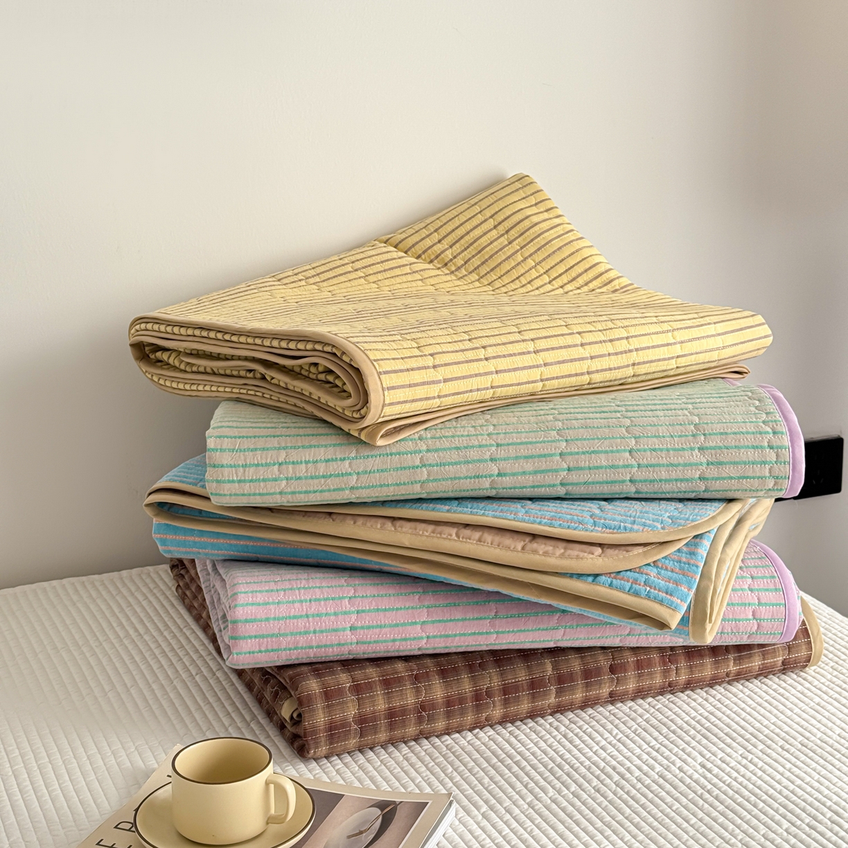 91家纺网 家纺一手货源 找家纺 妮可 2026新款全棉色织水洗棉床盖四件套-伦敦生活系列 组合图仅供展示不可下单