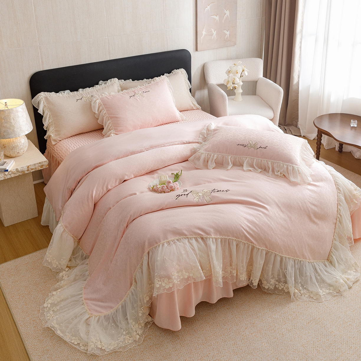 91家纺网 家纺一手货源 找家纺 优贝家纺 2026新款提花冰丝刺绣床盖四件套 蝴蝶结-粉玉