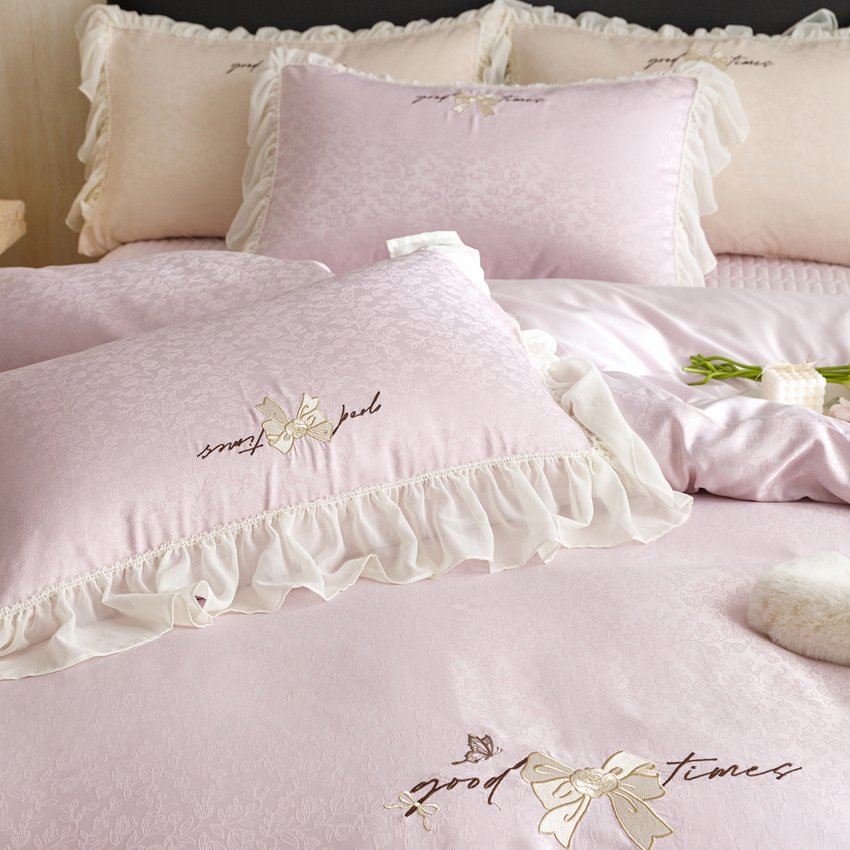 91家纺网 家纺一手货源 找家纺 优贝家纺 2026新款提花冰丝刺绣床盖四件套 蝴蝶结-雅紫