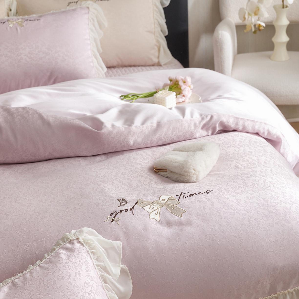 91家纺网 家纺一手货源 找家纺 优贝家纺 2026新款提花冰丝刺绣床盖四件套 蝴蝶结-雅紫