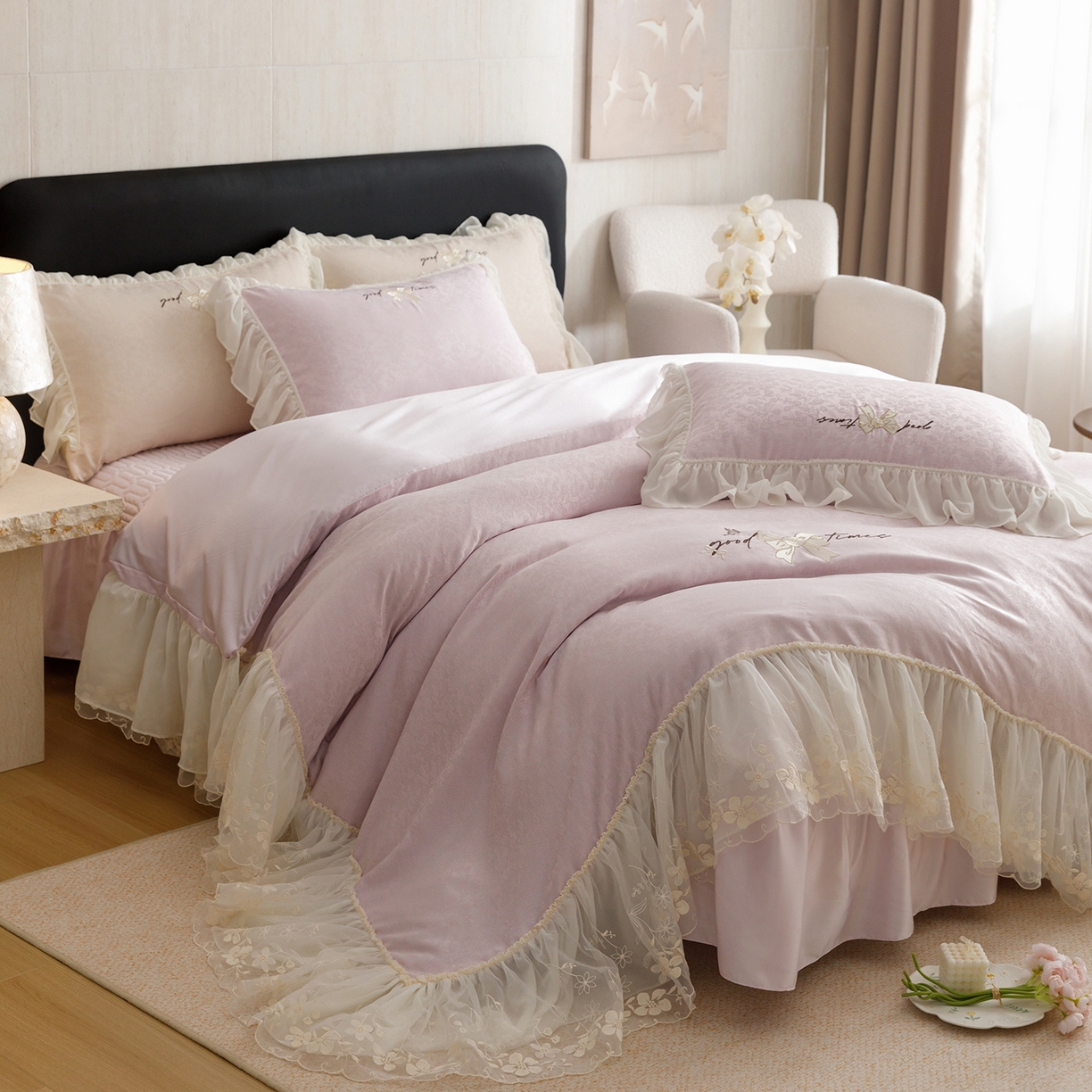 91家纺网 家纺一手货源 找家纺 绒棉世家 2026新款提花冰丝刺绣床盖四件套 蝴蝶结-雅紫