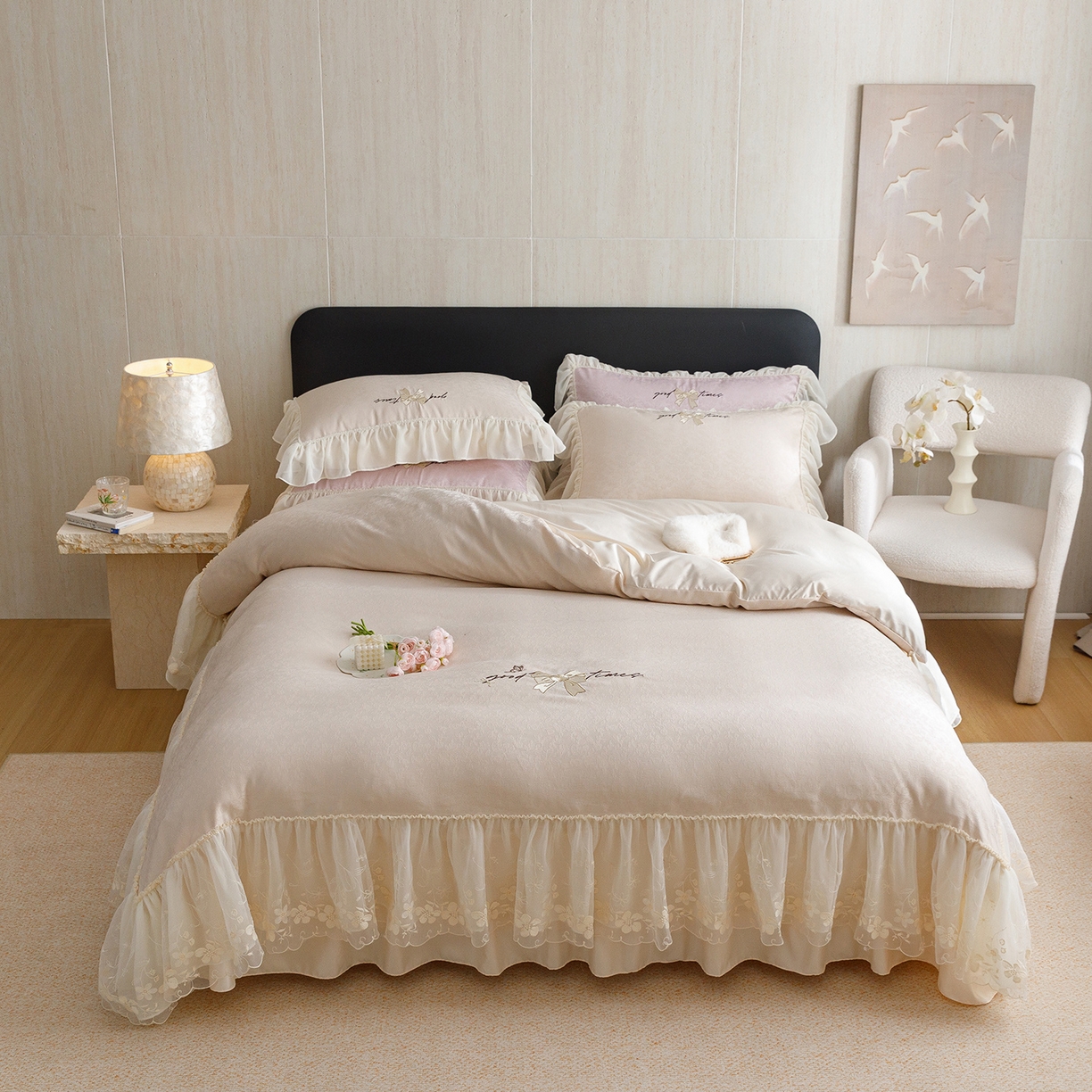 91家纺网 家纺一手货源 找家纺 绒棉世家 2026新款提花冰丝刺绣床盖四件套 蝴蝶结-奶白