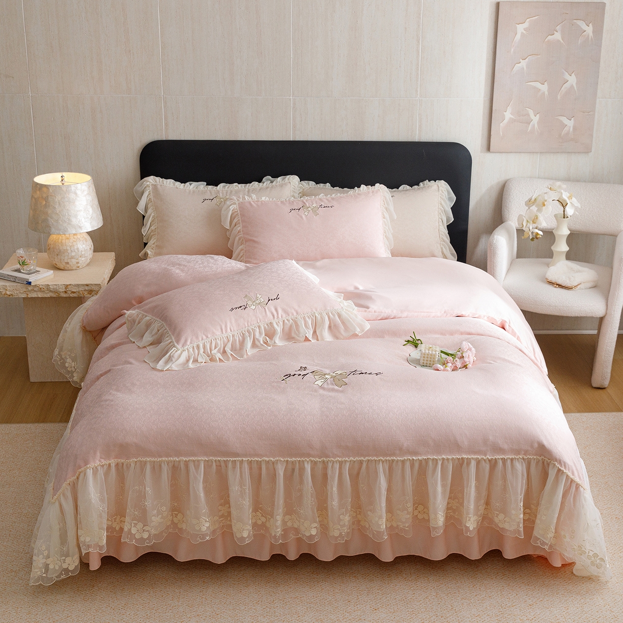 91家纺网 家纺一手货源 找家纺 绒棉世家 2026新款提花冰丝刺绣床盖四件套 蝴蝶结-粉玉