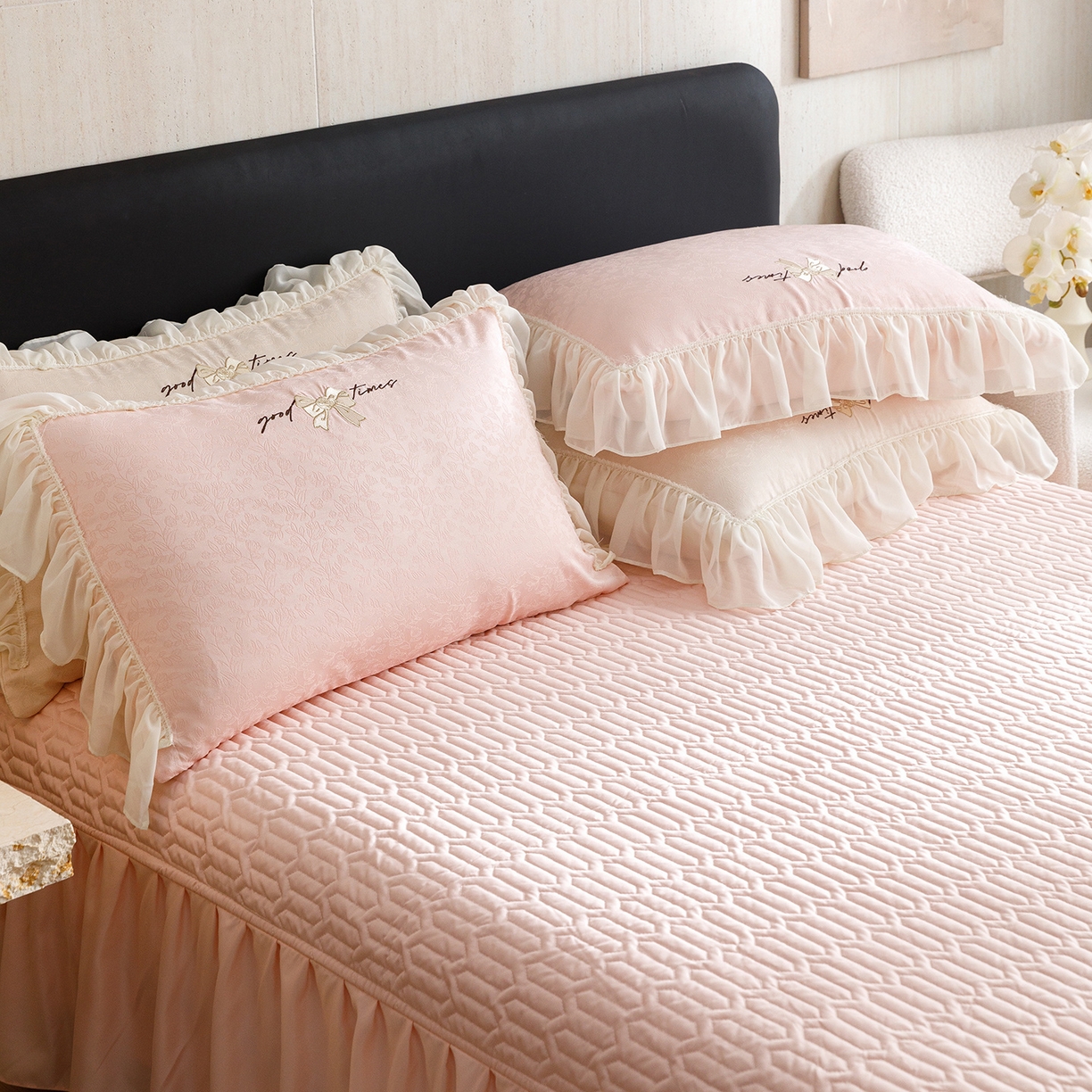 91家纺网 家纺一手货源 找家纺 绒棉世家 2026新款提花冰丝刺绣床盖四件套 蝴蝶结-粉玉