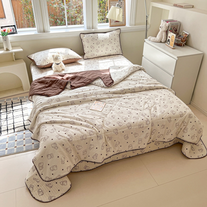 91家纺网 家纺一手货源 找家纺 欧尚 2026新款泡芙纱三角针床盖夏被四件套 描线小猫咖