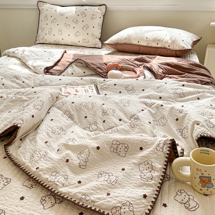 91家纺网 家纺一手货源 找家纺 欧尚 2026新款泡芙纱三角针床盖夏被四件套 描线小猫咖