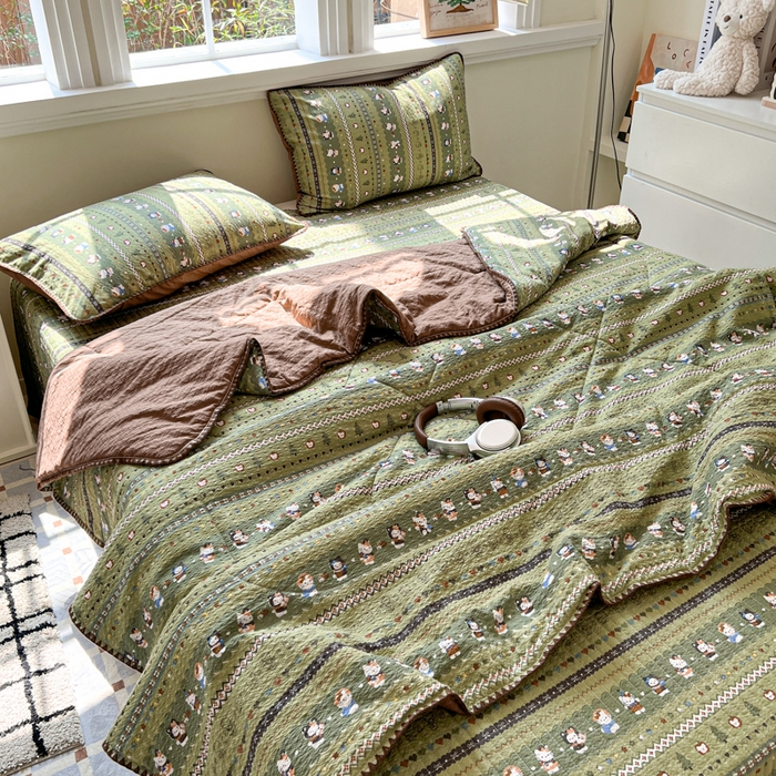 91家纺网 家纺一手货源 找家纺 欧尚 2026新款泡芙纱三角针床盖夏被四件套 森林描绘