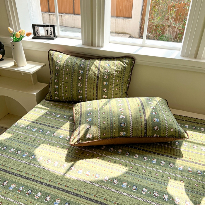 91家纺网 家纺一手货源 找家纺 欧尚 2026新款泡芙纱三角针床盖夏被四件套 森林描绘