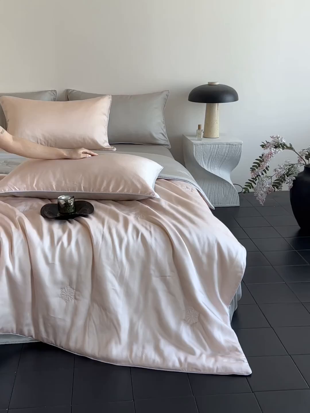 91家纺网 家纺一手货源 找家纺 （总）无界 2026新款水洗真丝夏被-麻绳雪花绗缝-伊芙琳