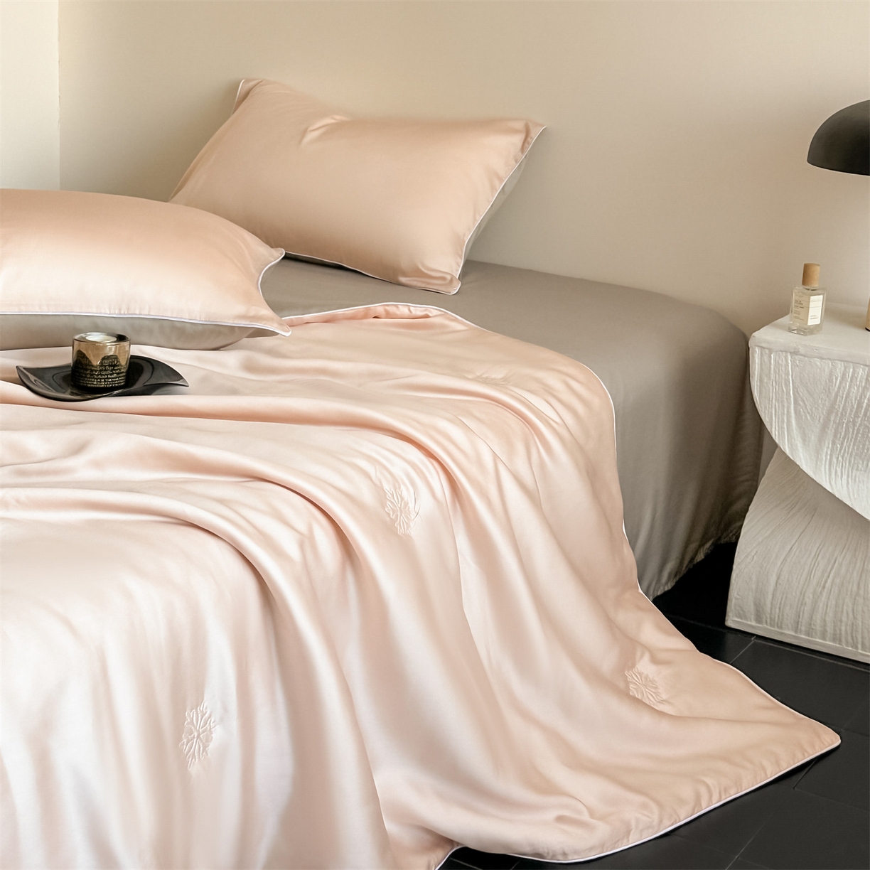 91家纺网 家纺一手货源 找家纺 （总）无界 2026新款水洗真丝夏被-麻绳雪花绗缝-伊芙琳