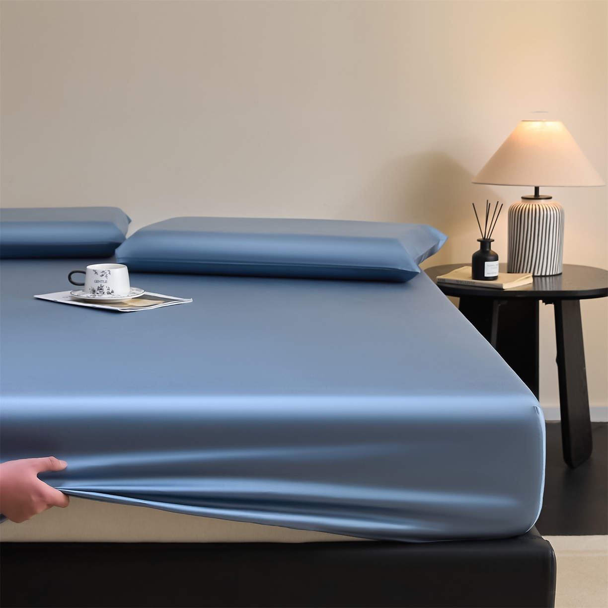 91家纺网 家纺一手货源 找家纺 DC 2026新款莱赛尔天丝纯色单品床笠 梵高蓝