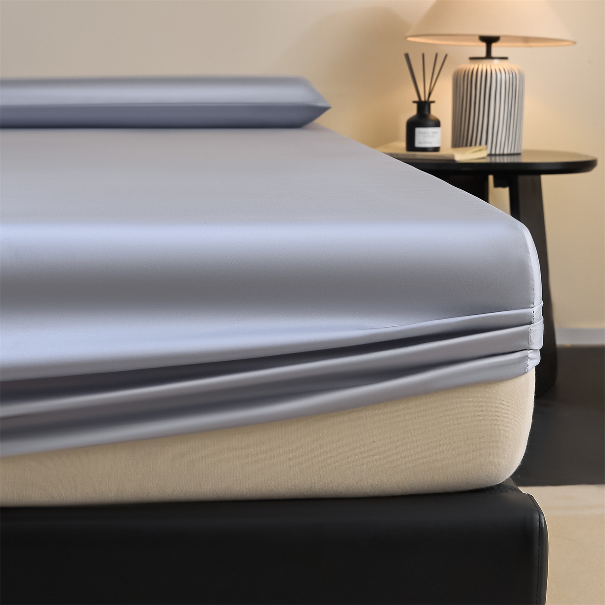 91家纺网 家纺一手货源 找家纺 DC 2026新款莱赛尔天丝纯色单品床笠 极光蓝