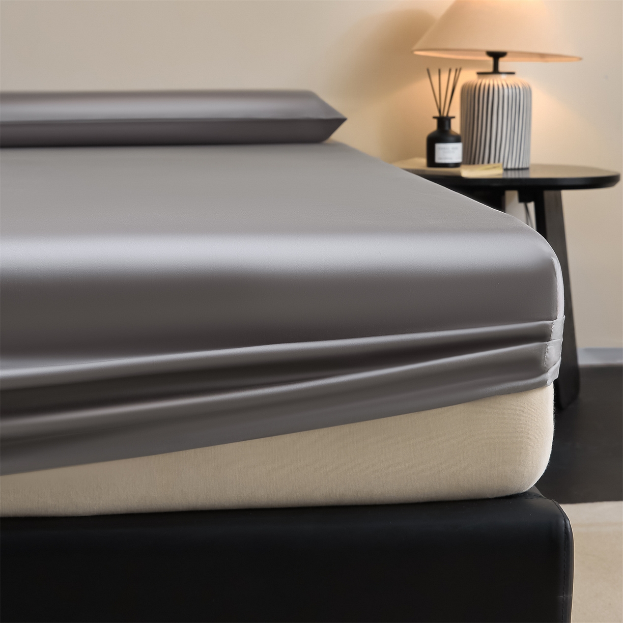 91家纺网 家纺一手货源 找家纺 DC 2026新款莱赛尔天丝纯色单品床笠 经典灰