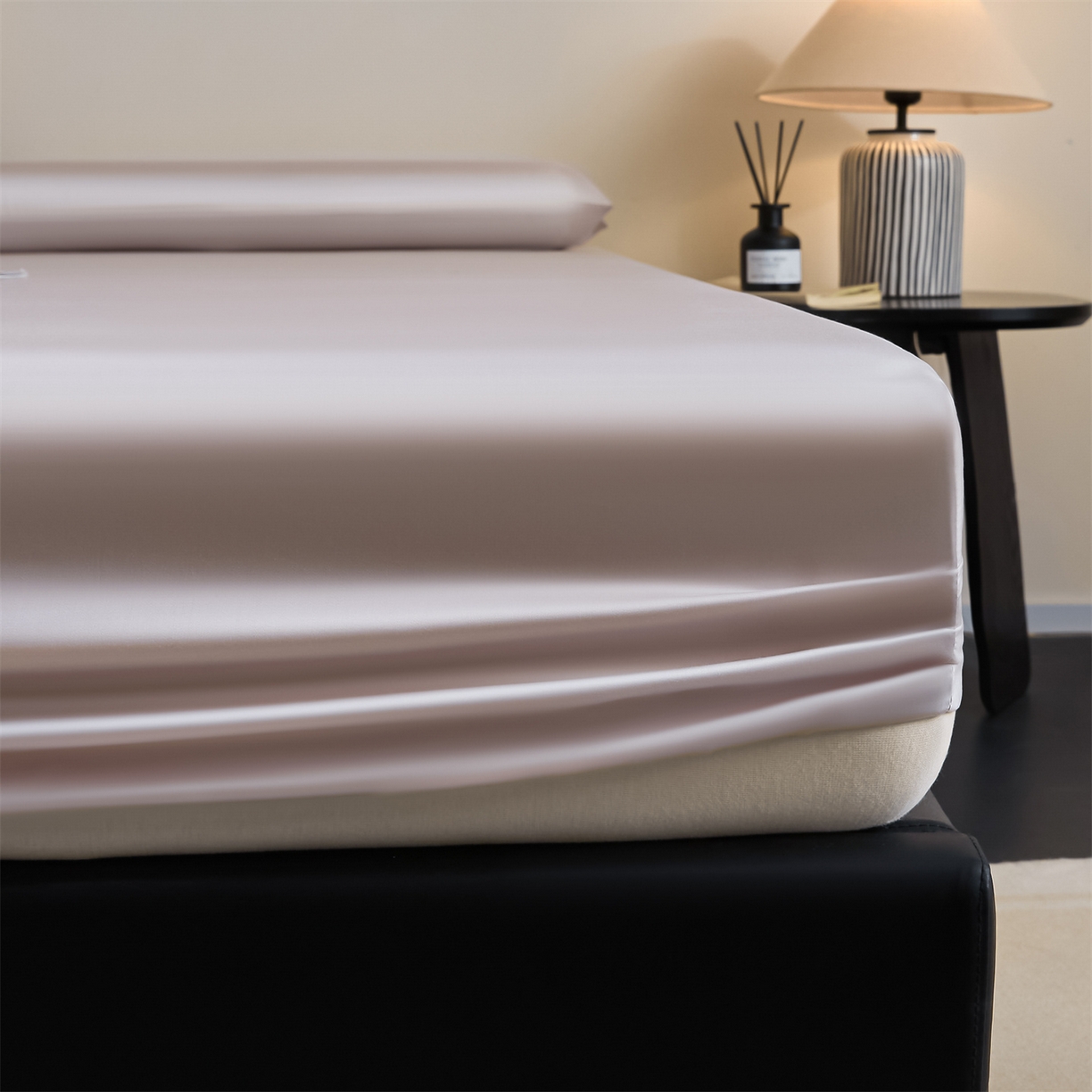 91家纺网 家纺一手货源 找家纺 DC 2026新款莱赛尔天丝纯色单品床笠 浅茶