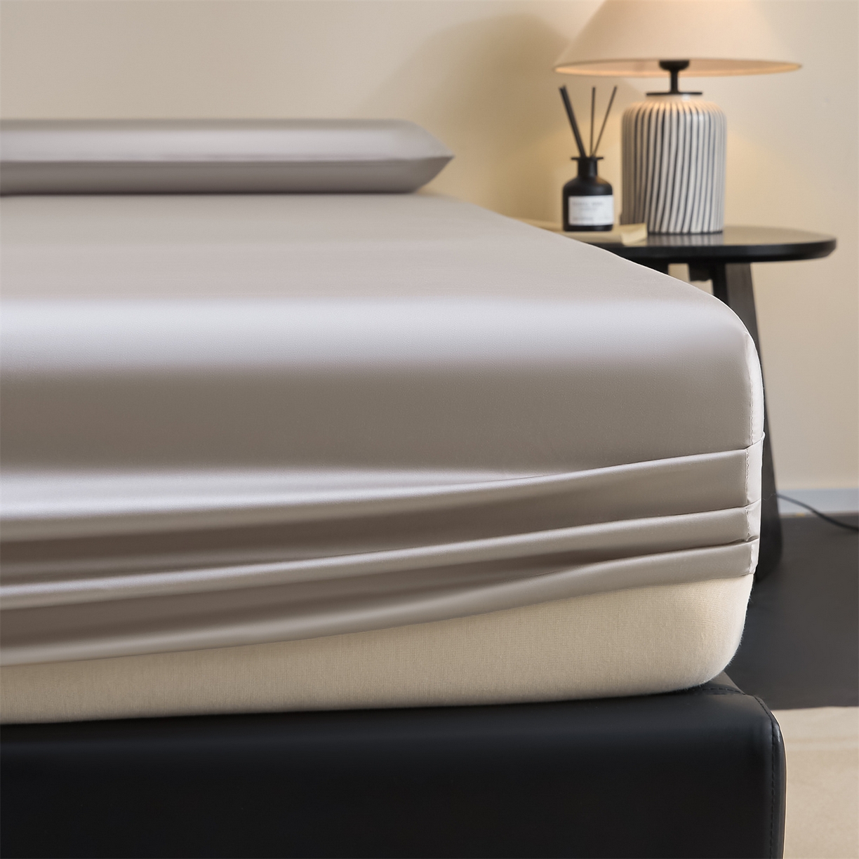 91家纺网 家纺一手货源 找家纺 DC 2026新款莱赛尔天丝纯色单品床笠 椰子灰