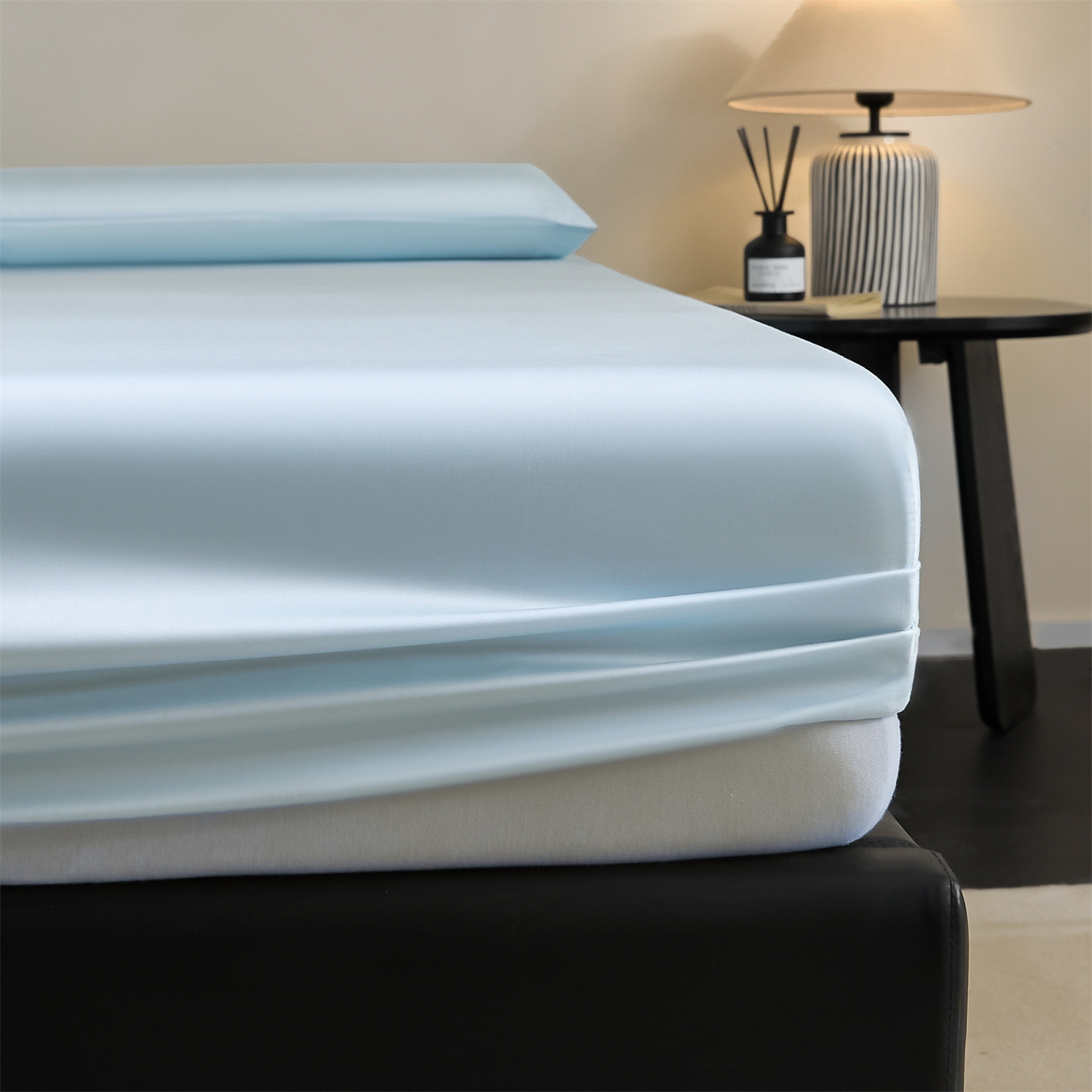 91家纺网 家纺一手货源 找家纺 DC 2026新款莱赛尔天丝纯色单品床笠 淡海蓝