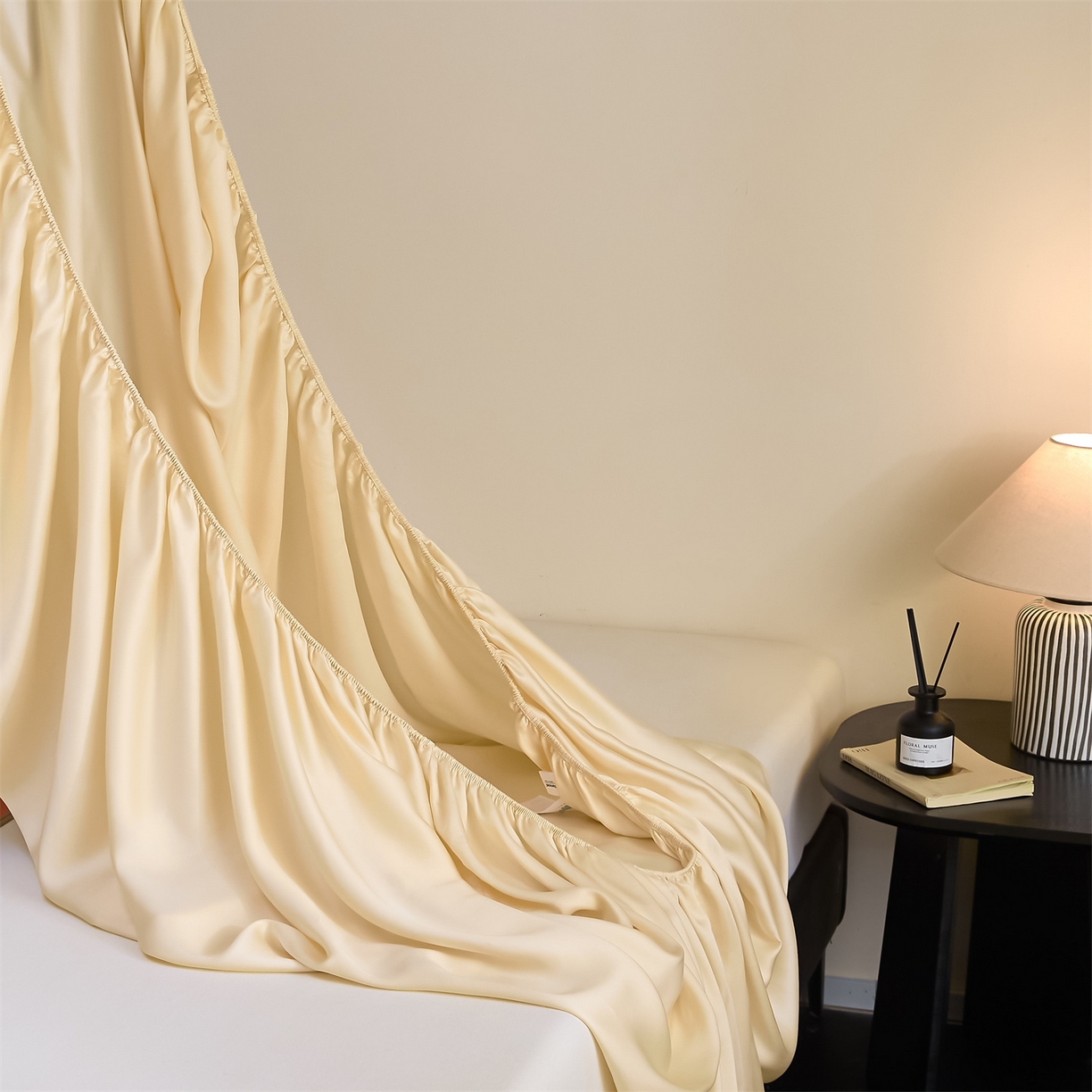 91家纺网 家纺一手货源 找家纺 DC 2026新款莱赛尔天丝纯色单品床笠 杏白