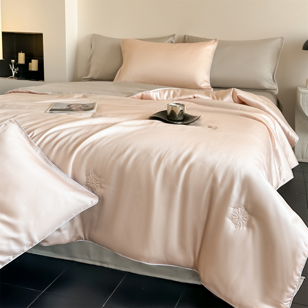 91家纺网 家纺一手货源 找家纺 无界 2026新款水洗真丝夏被-麻绳雪花绗缝-伊芙琳 伊芙琳 半熟蜜桃+冰川灰