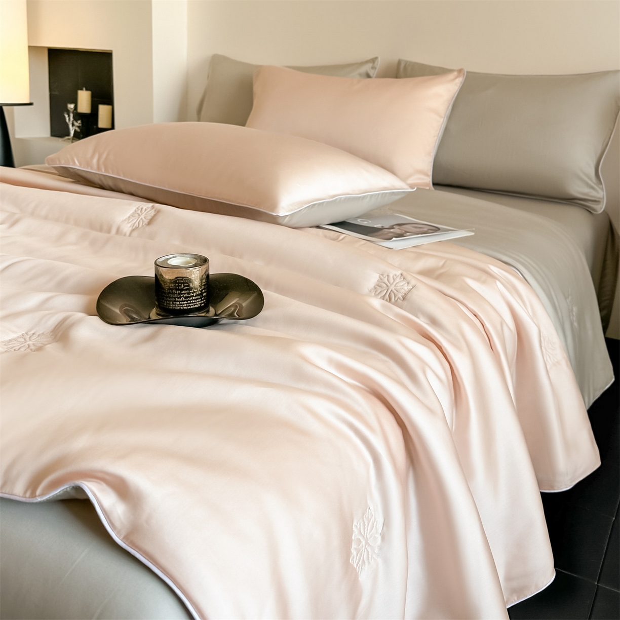 91家纺网 家纺一手货源 找家纺 无界 2026新款水洗真丝夏被-麻绳雪花绗缝-伊芙琳 伊芙琳 半熟蜜桃+冰川灰