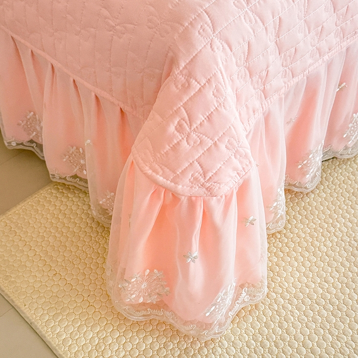 91家纺网 家纺一手货源 找家纺 （总）苏米娜家纺SUMINA 2026韩版亲肤水洗棉公主风床盖款系列-花涧绣梦