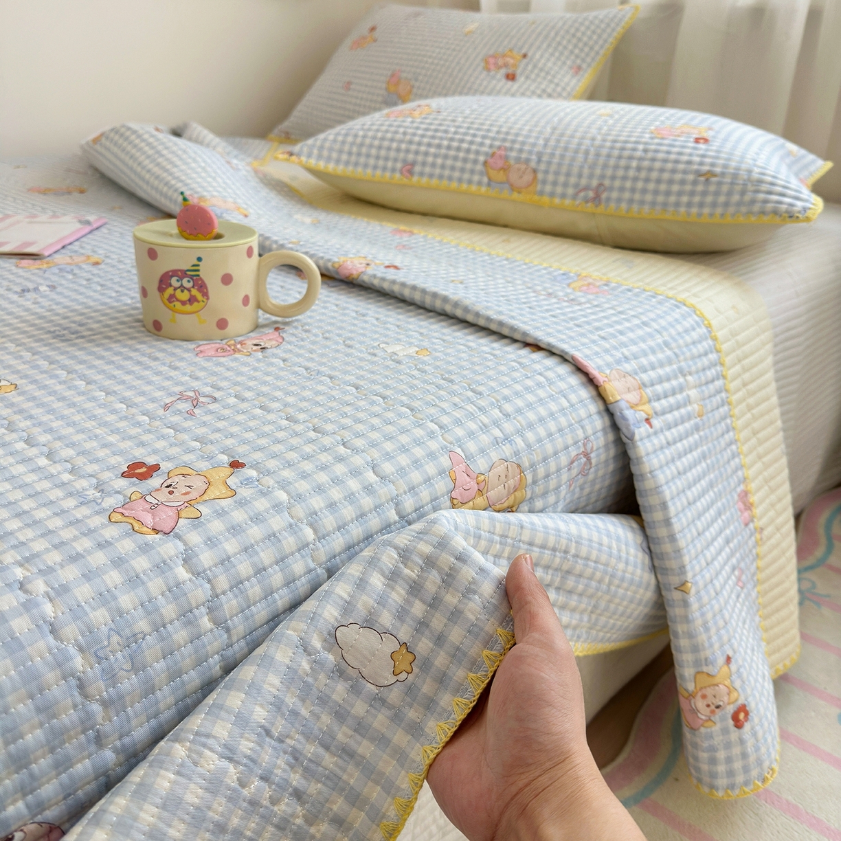 91家纺网 家纺一手货源 找家纺 妮可 2026新款贝壳边双面全棉床盖四件套 蓝格星星仔