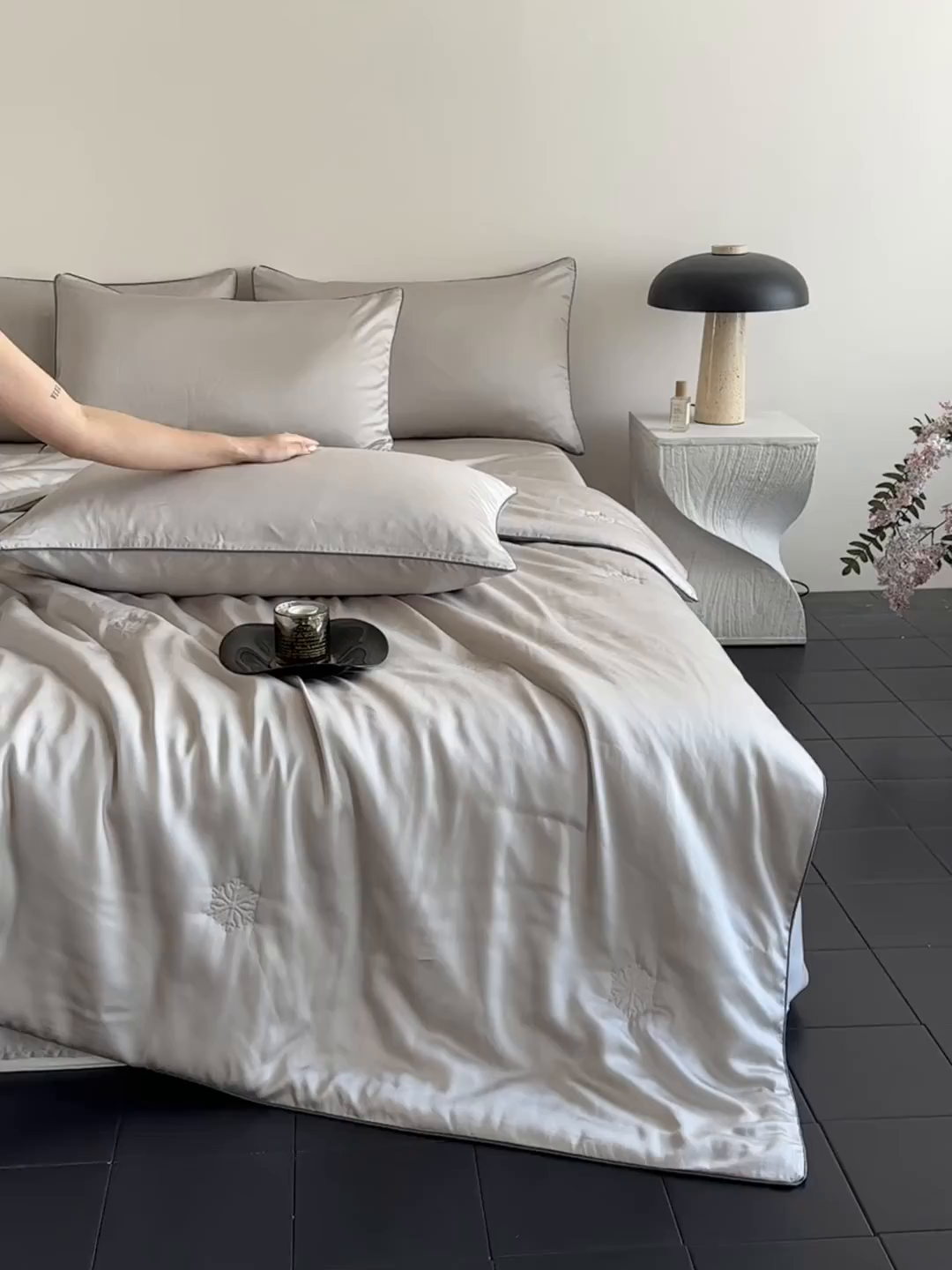91家纺网 家纺一手货源 找家纺 无界 2026新款水洗真丝夏被-麻绳雪花绗缝-伊芙琳 伊芙琳 冰川灰