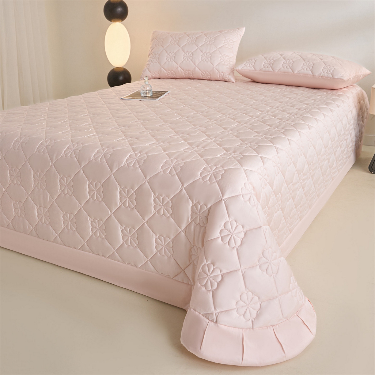 91家纺网 家纺一手货源 找家纺 （总）DC 2026新款莱赛尔天丝夹棉花朵绗缝单品床盖