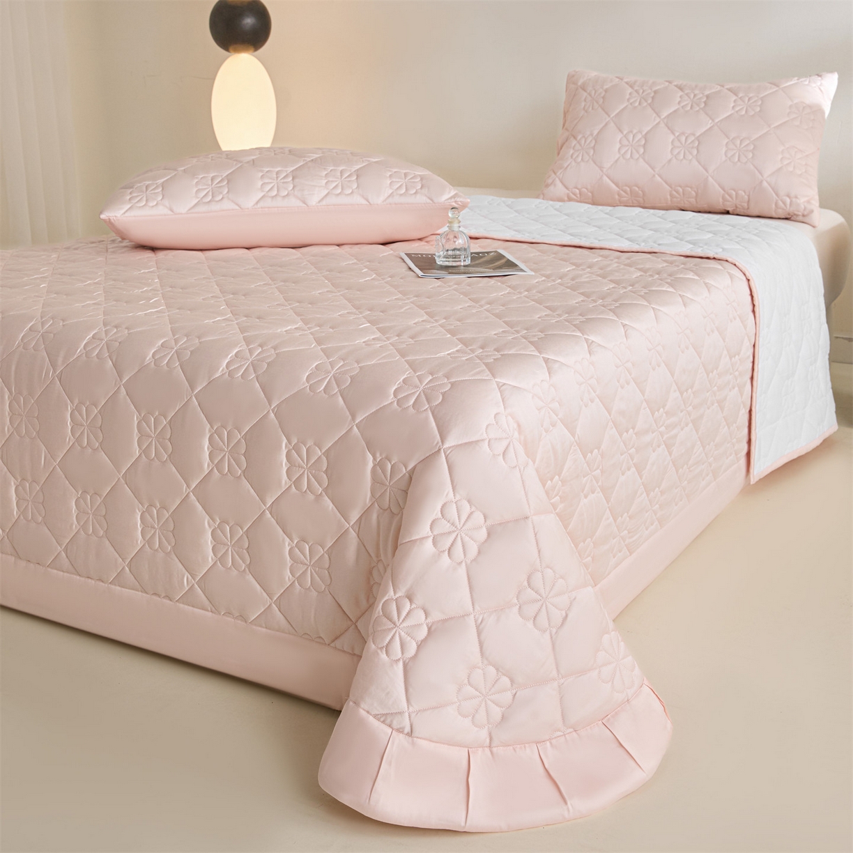 （总）DC 2026新款莱赛尔天丝夹棉花朵绗缝单品床盖