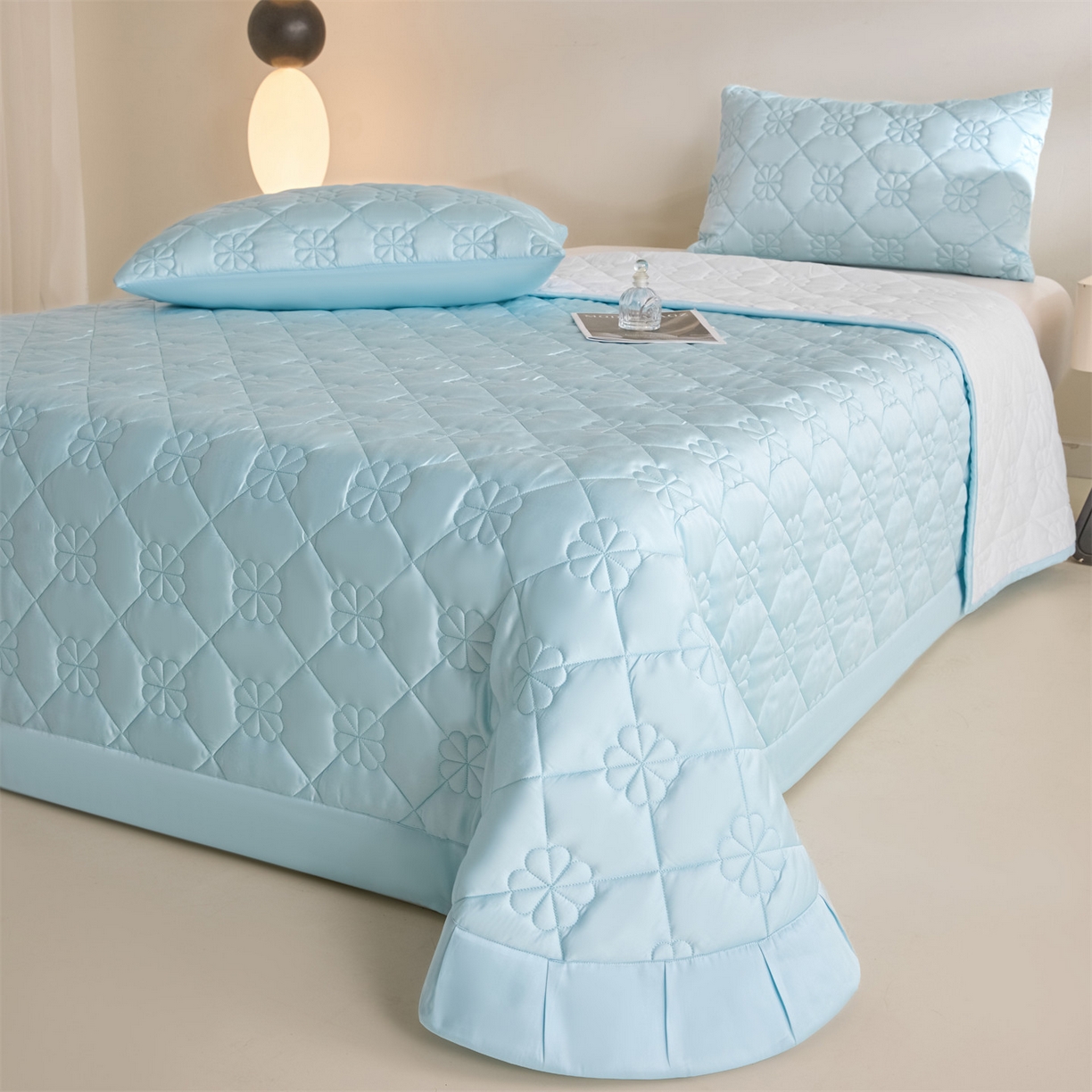 91家纺网 家纺一手货源 找家纺 （总）DC 2026新款莱赛尔天丝夹棉花朵绗缝单品床盖