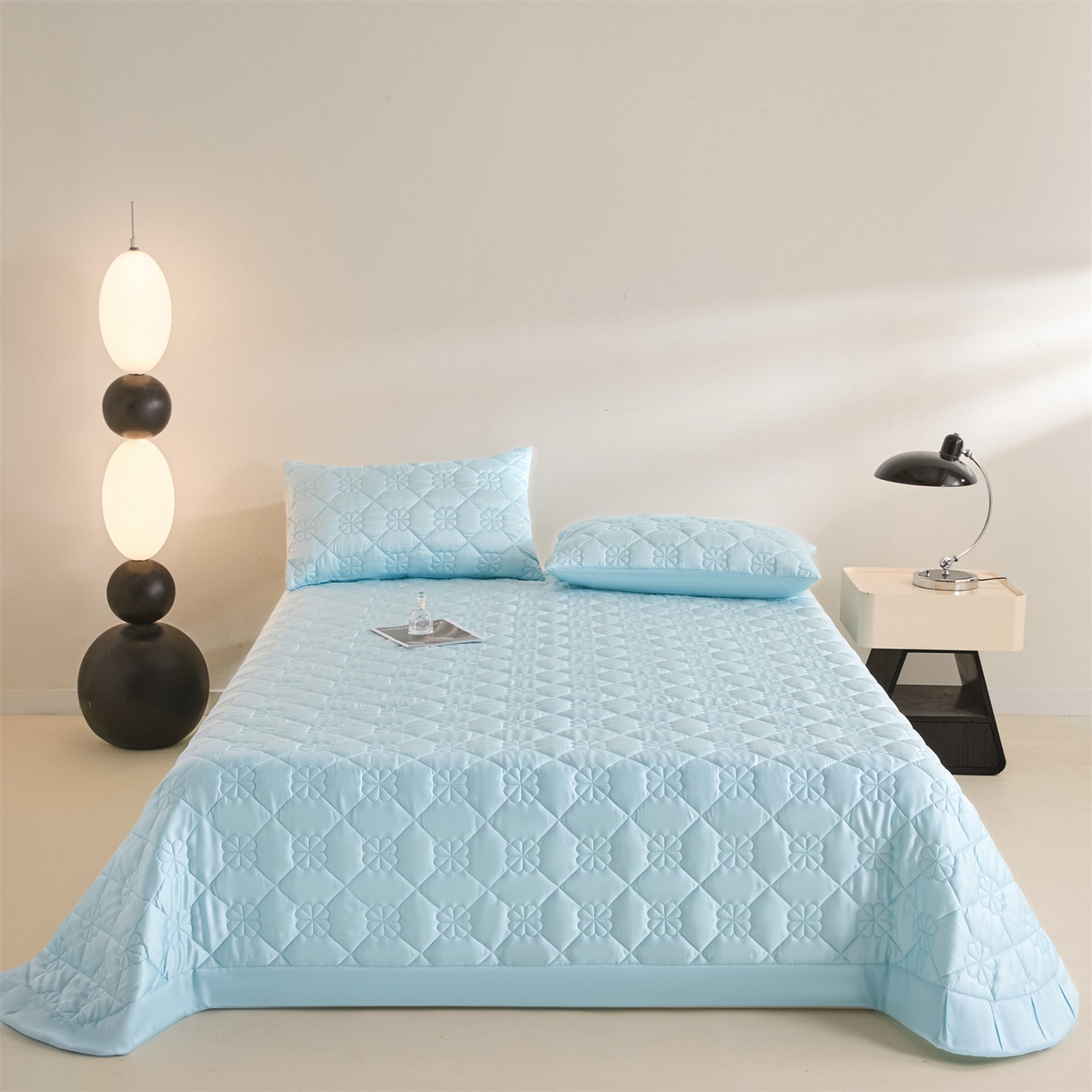 91家纺网 家纺一手货源 找家纺 DC 2026新款莱赛尔天丝夹棉花朵绗缝单品床盖 淡海蓝