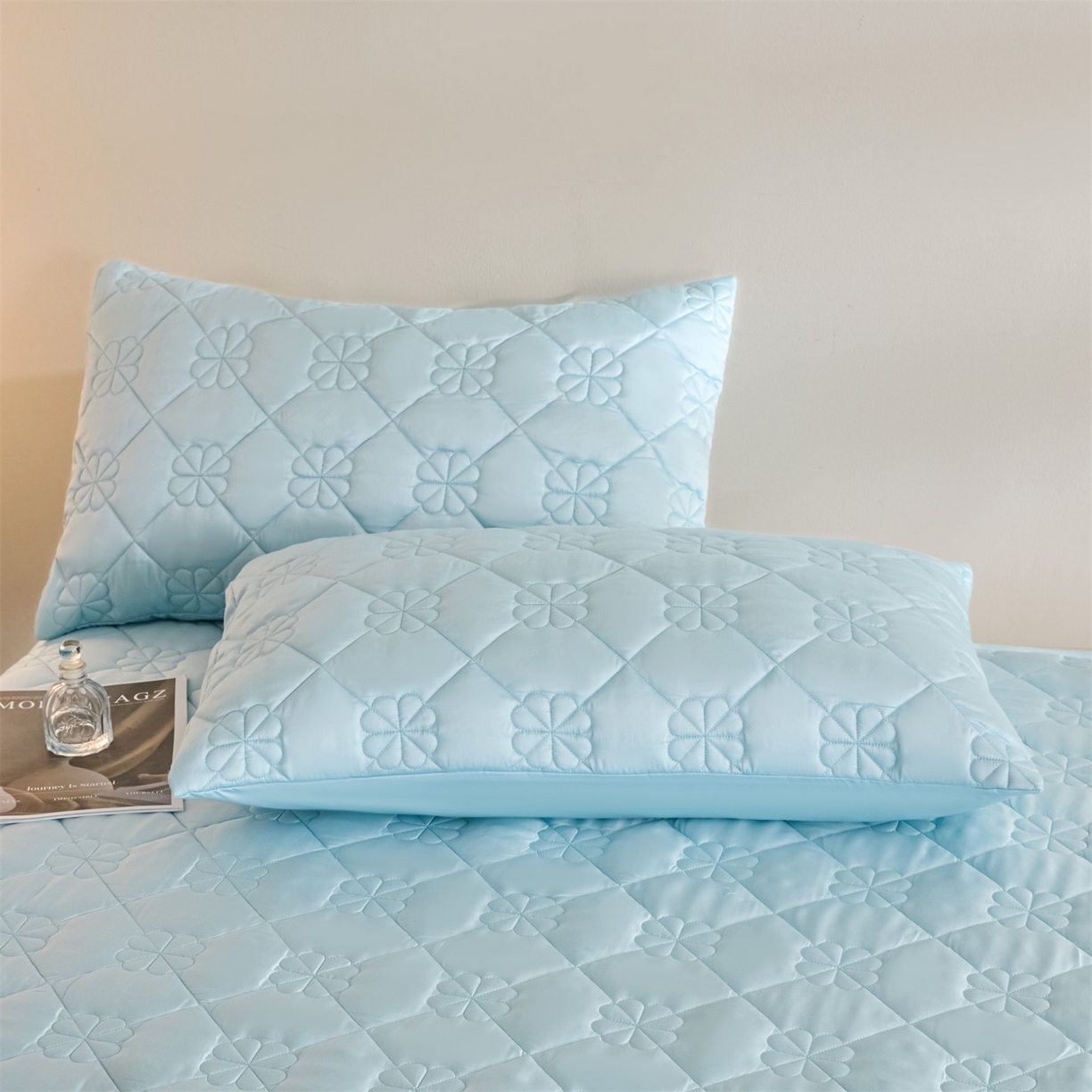 91家纺网 家纺一手货源 找家纺 DC 2026新款莱赛尔天丝夹棉花朵绗缝单品床盖 淡海蓝