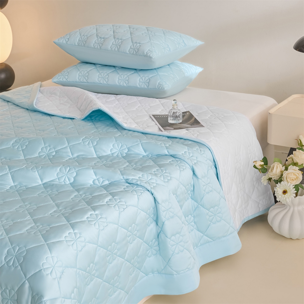 91家纺网 家纺一手货源 找家纺 DC 2026新款莱赛尔天丝夹棉花朵绗缝单品床盖 淡海蓝