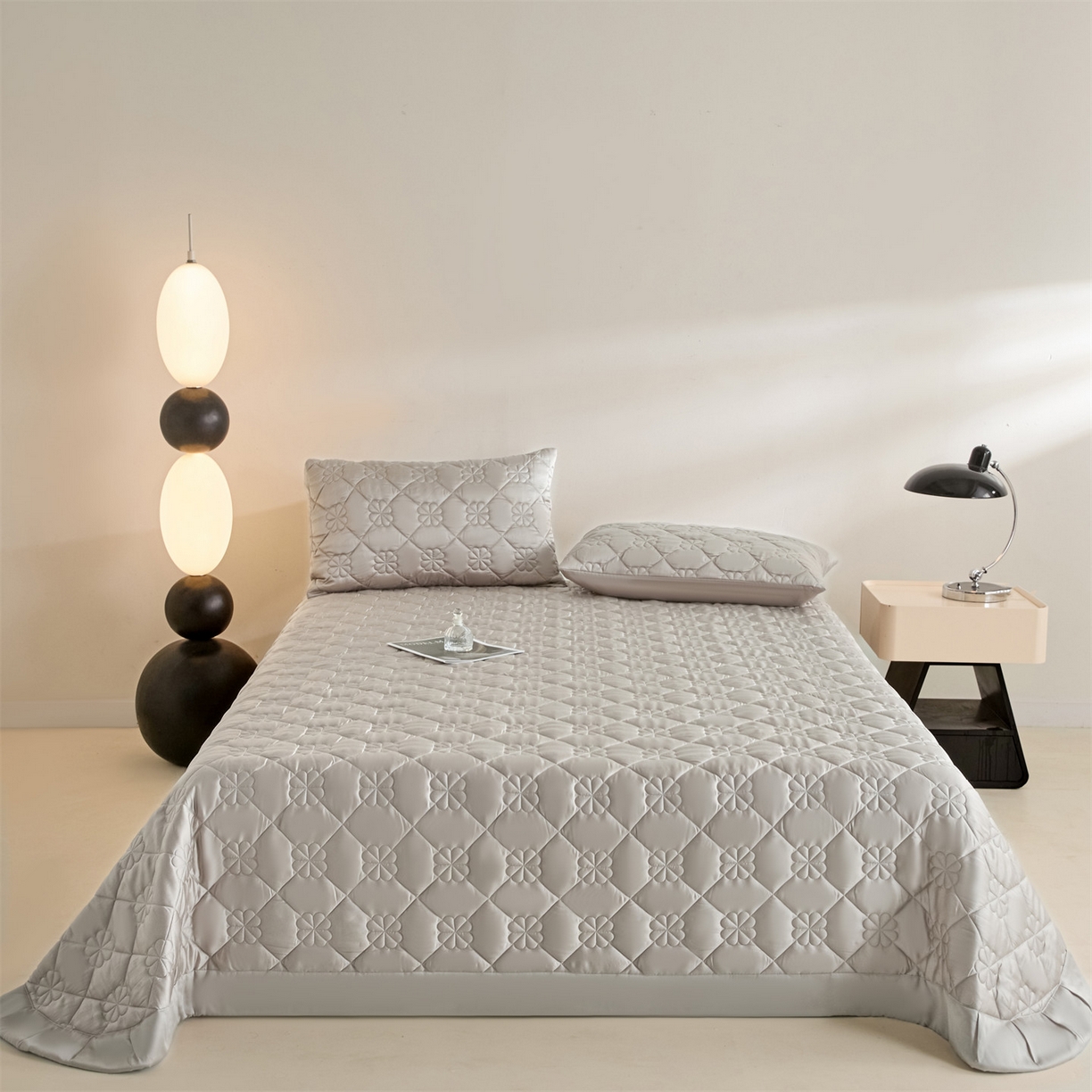 91家纺网 家纺一手货源 找家纺 DC 2026新款莱赛尔天丝夹棉花朵绗缝单品床盖 椰子灰