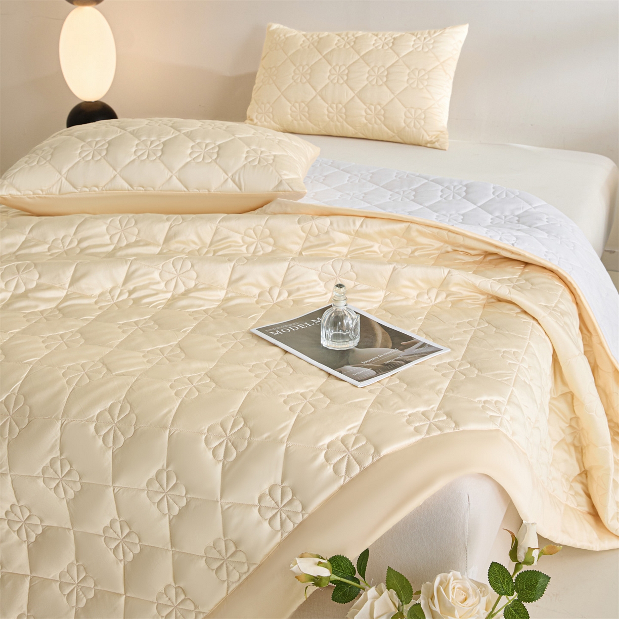 91家纺网 家纺一手货源 找家纺 DC 2026新款莱赛尔天丝夹棉花朵绗缝单品床盖 杏白