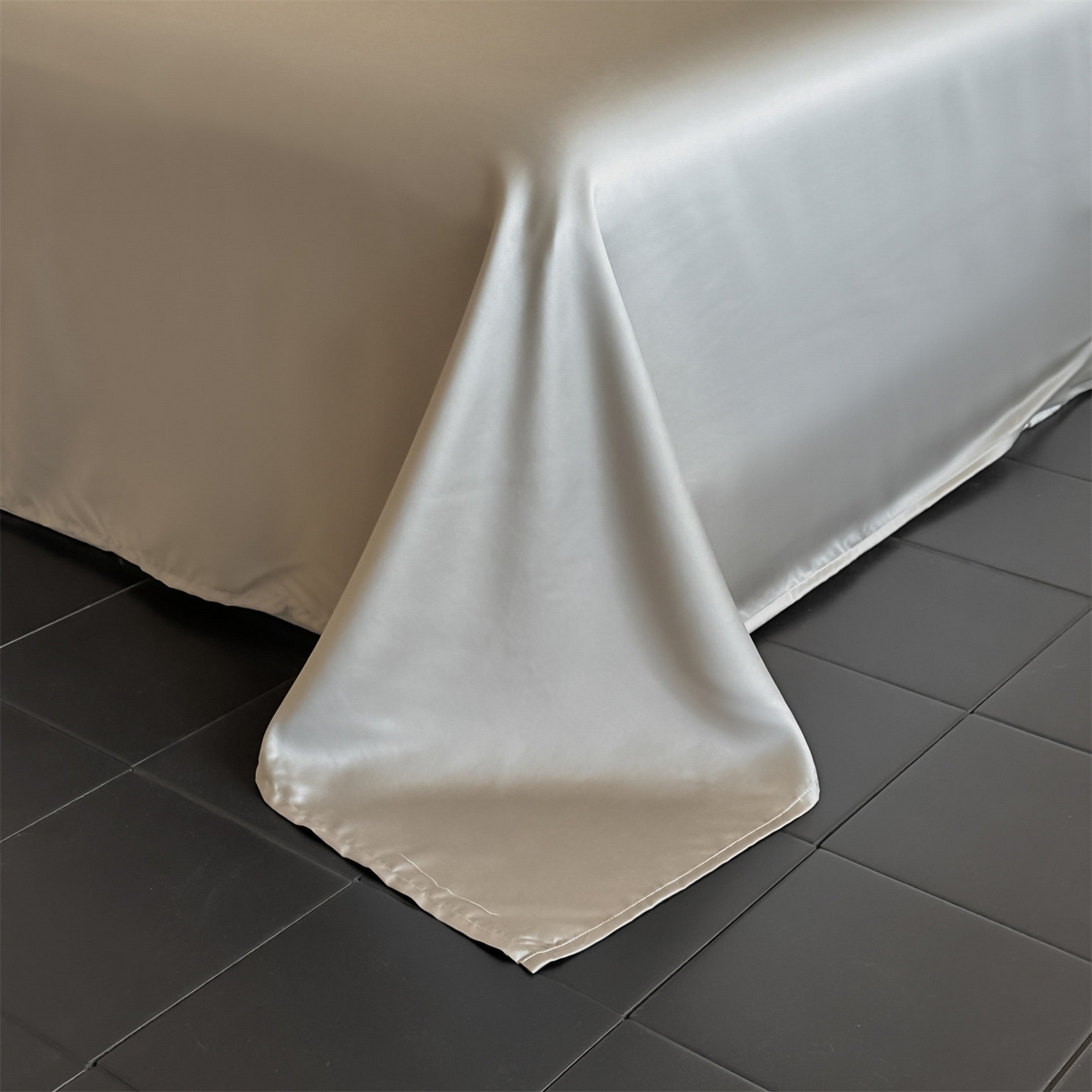 91家纺网 家纺一手货源 找家纺 无界 2026新款水洗真丝夏被-麻绳雪花绗缝-伊芙琳 伊芙琳 浅茶+冰川灰