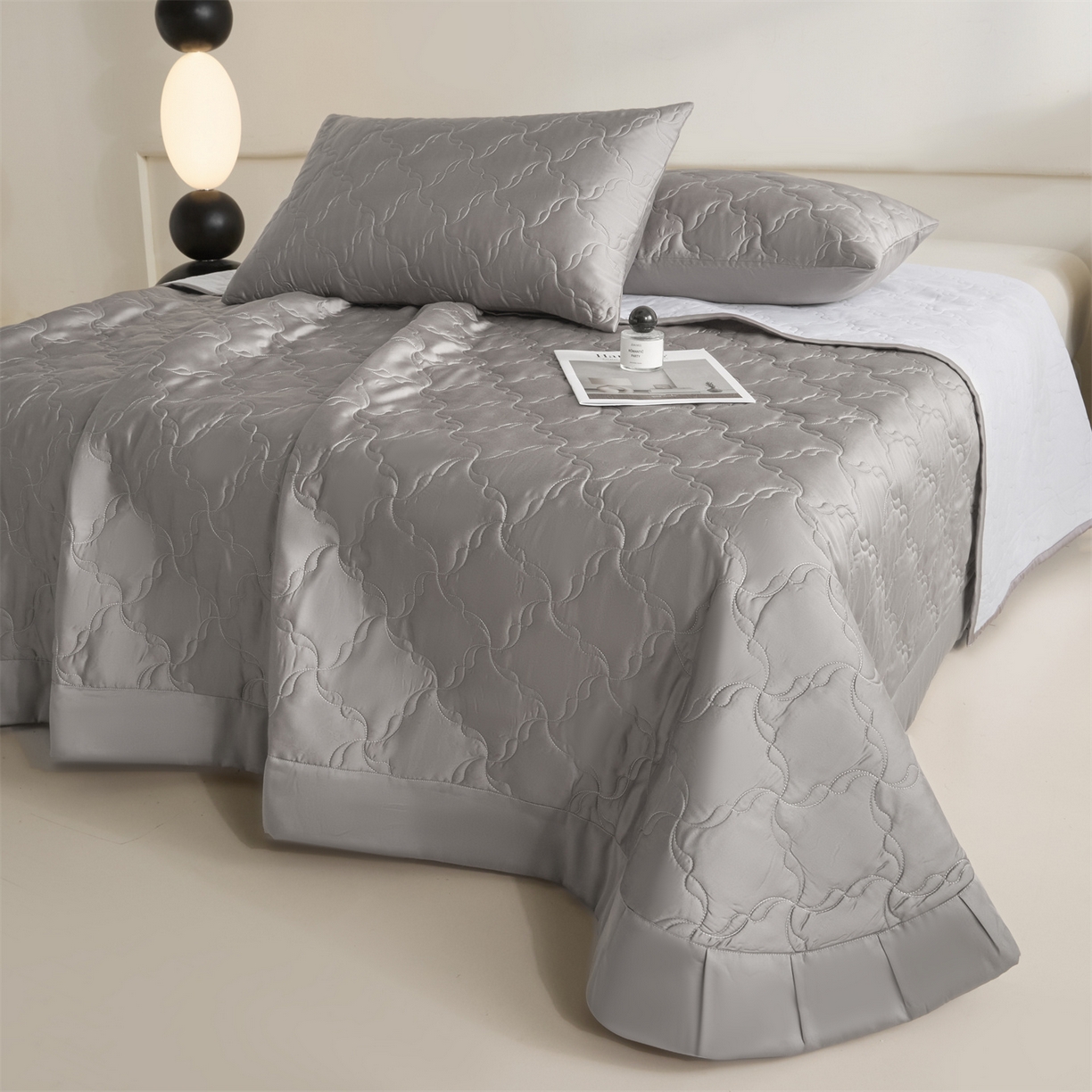 91家纺网 家纺一手货源 找家纺 （总）DC 2026新款莱赛尔天丝夹棉螺旋方格绗缝单品床盖