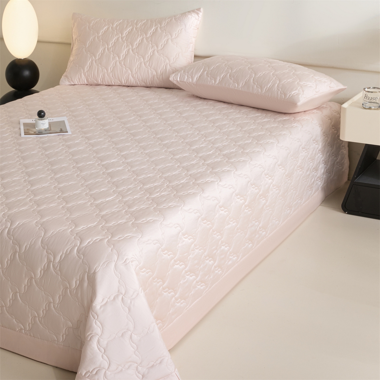 91家纺网 家纺一手货源 找家纺 （总）DC 2026新款莱赛尔天丝夹棉螺旋方格绗缝单品床盖