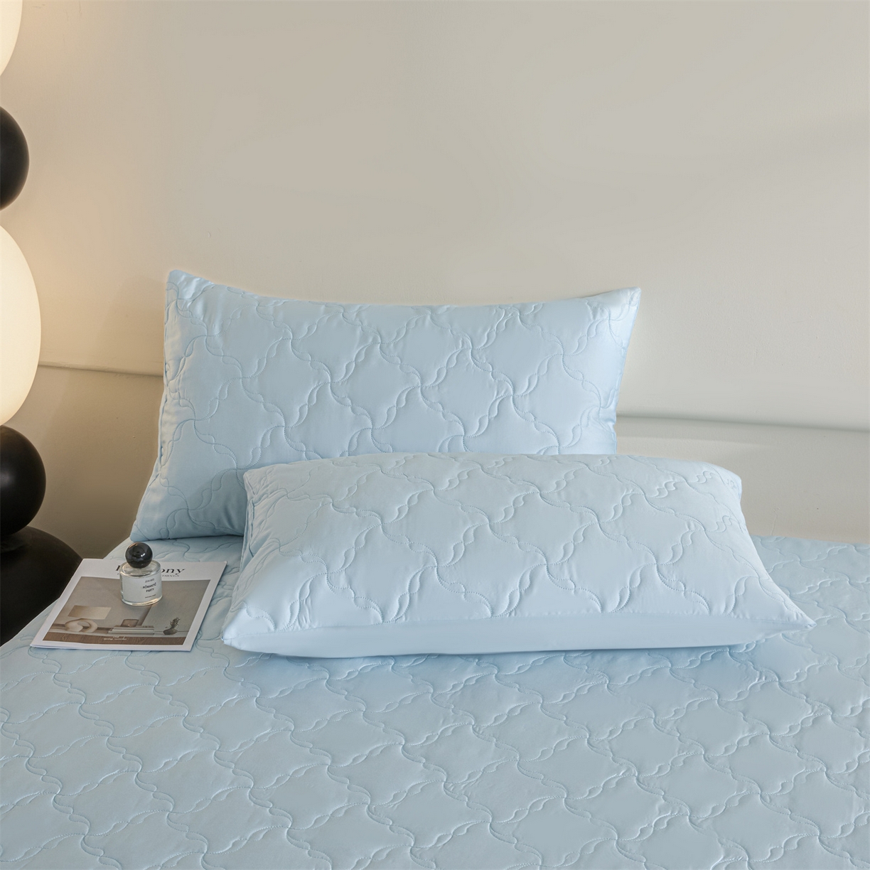 91家纺网 家纺一手货源 找家纺 DC 2026新款莱赛尔天丝夹棉螺旋方格绗缝单品床盖 淡海蓝