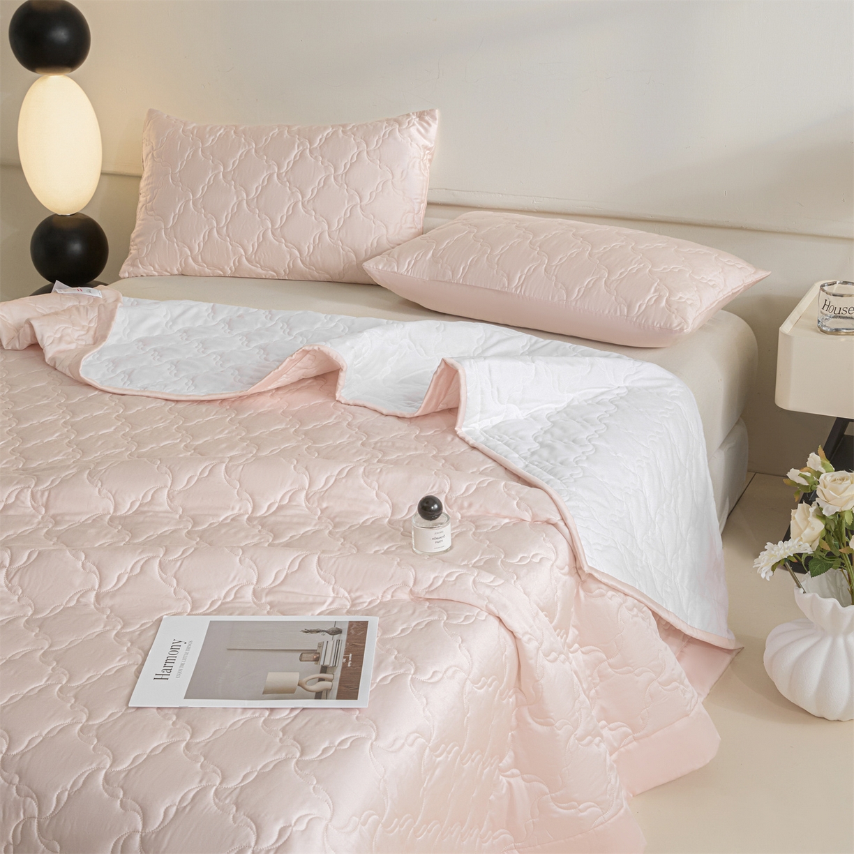 91家纺网 家纺一手货源 找家纺 （总）DC 2026新款莱赛尔天丝夹棉螺旋方格绗缝单品床盖