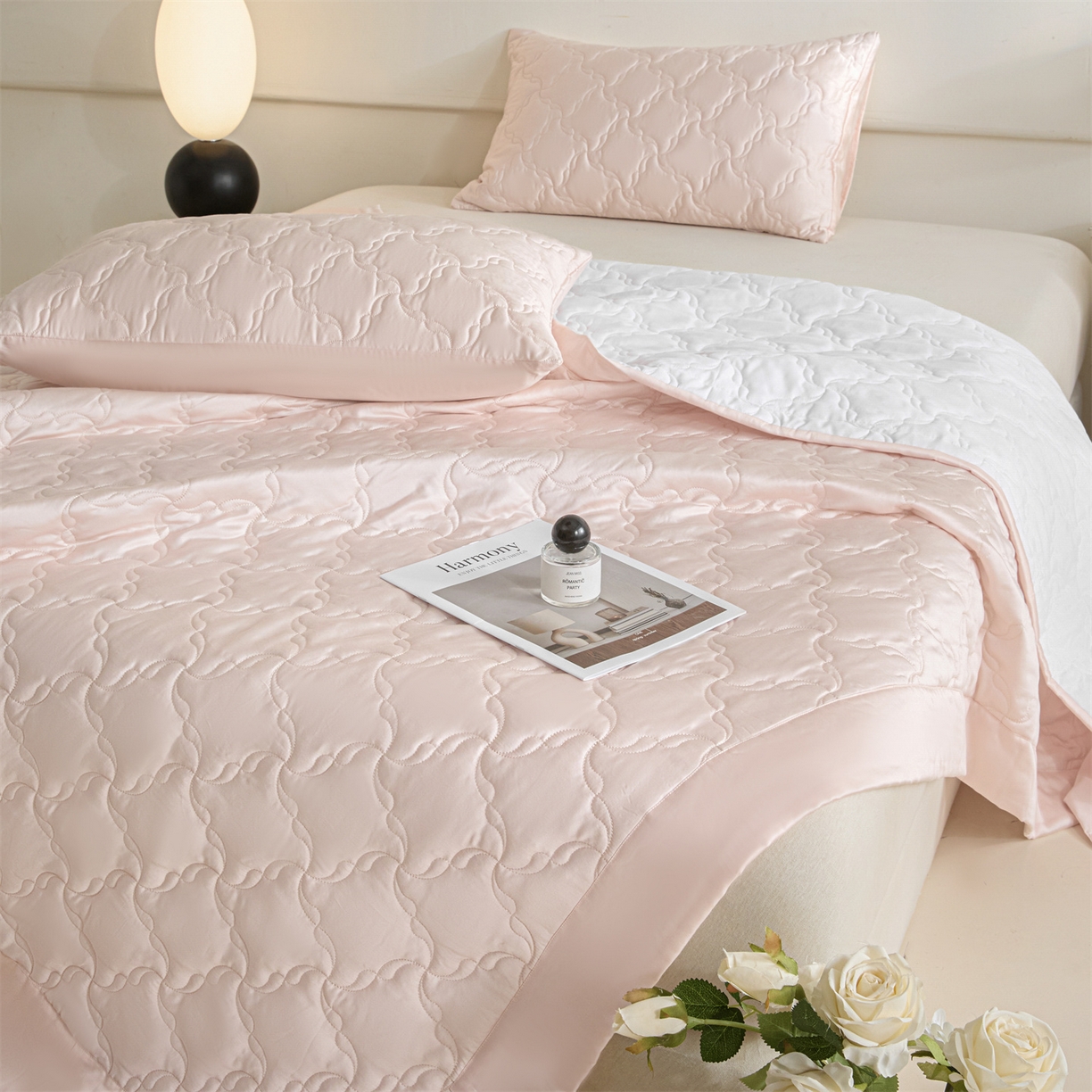 91家纺网 家纺一手货源 找家纺 DC 2026新款莱赛尔天丝夹棉螺旋方格绗缝单品床盖 冰雾粉