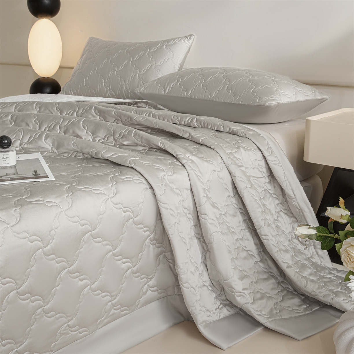 91家纺网 家纺一手货源 找家纺 DC 2026新款莱赛尔天丝夹棉螺旋方格绗缝单品床盖 椰子灰