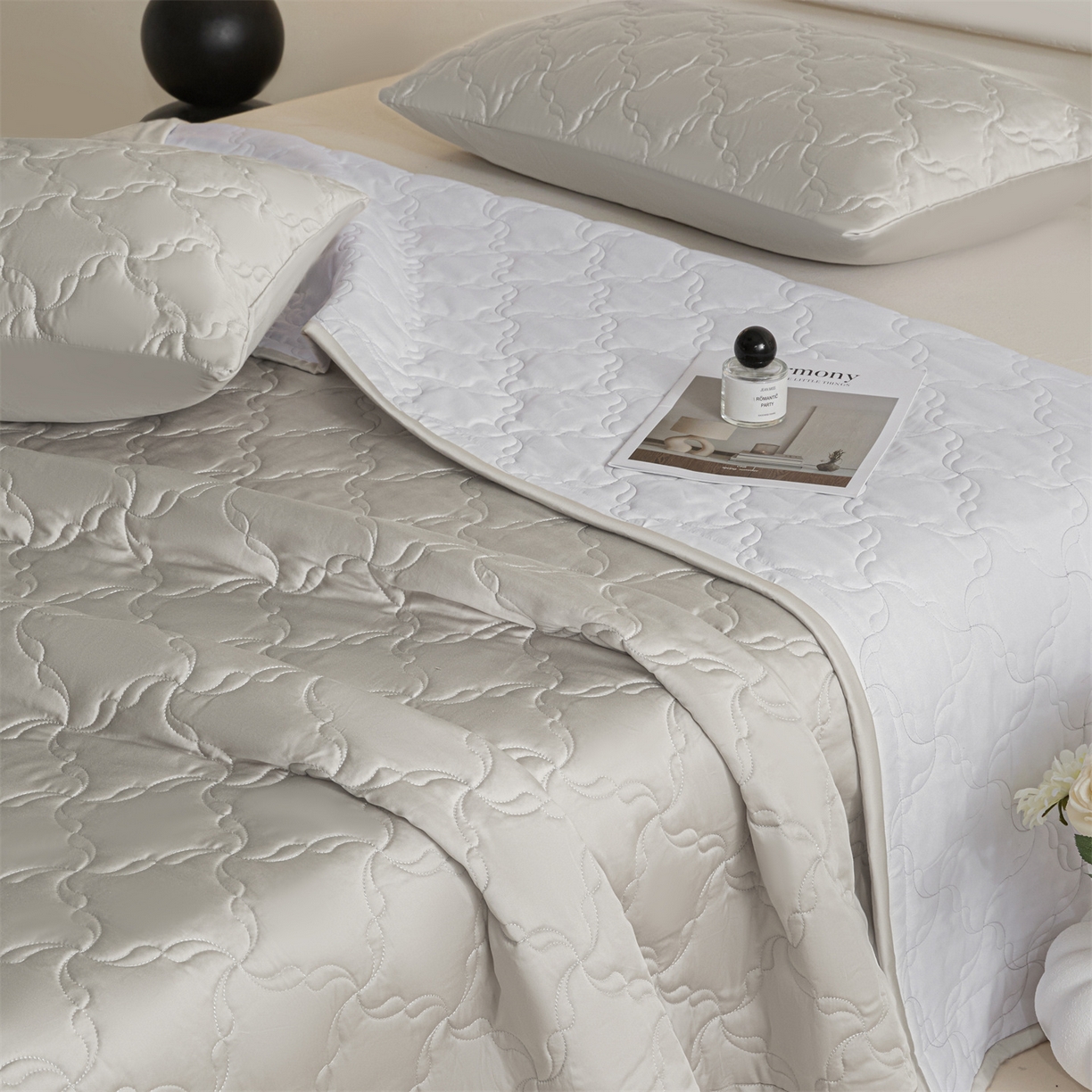 91家纺网 家纺一手货源 找家纺 DC 2026新款莱赛尔天丝夹棉螺旋方格绗缝单品床盖 椰子灰