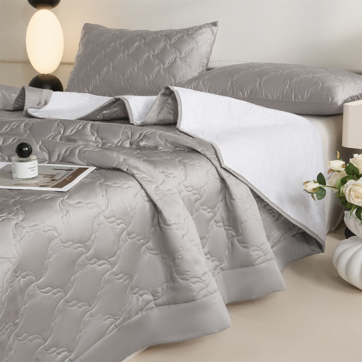 91家纺网 家纺一手货源 找家纺 DC 2026新款莱赛尔天丝夹棉螺旋方格绗缝单品床盖 经典灰