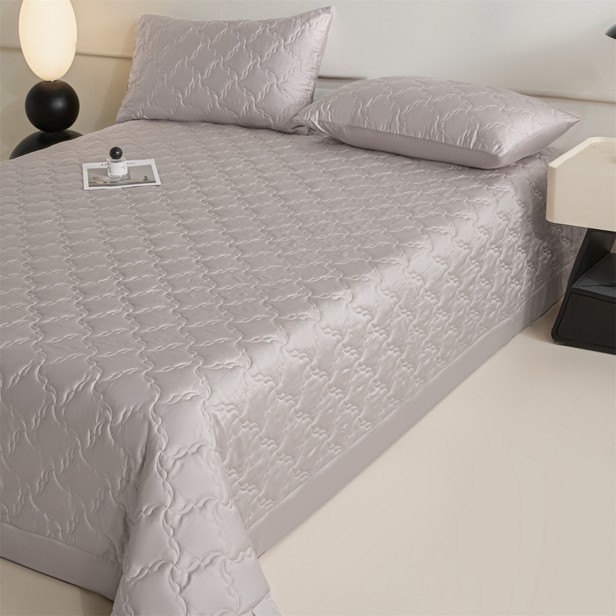 91家纺网 家纺一手货源 找家纺 DC 2026新款莱赛尔天丝夹棉螺旋方格绗缝单品床盖 水雾紫