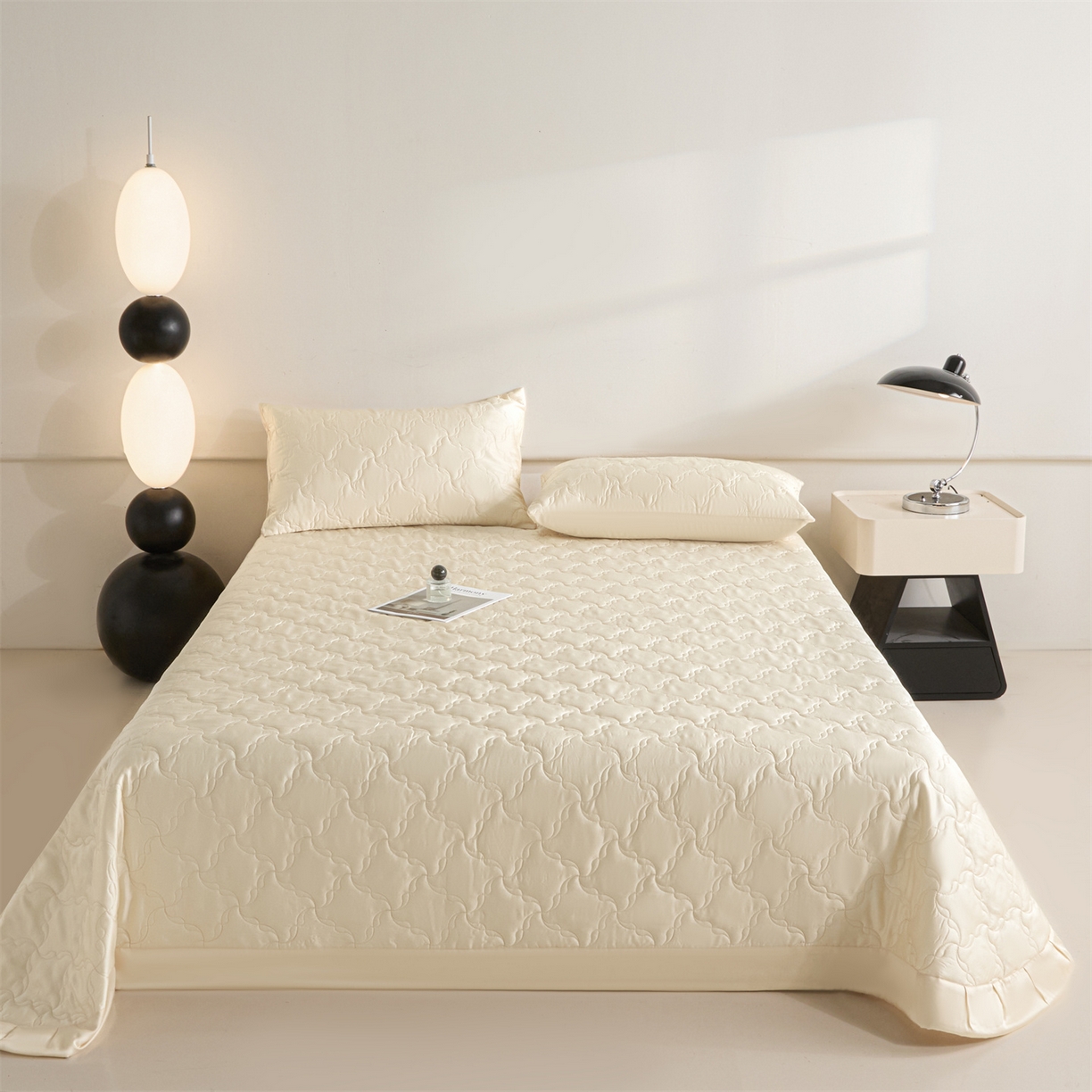 91家纺网 家纺一手货源 找家纺 DC 2026新款莱赛尔天丝夹棉螺旋方格绗缝单品床盖 元气白桃