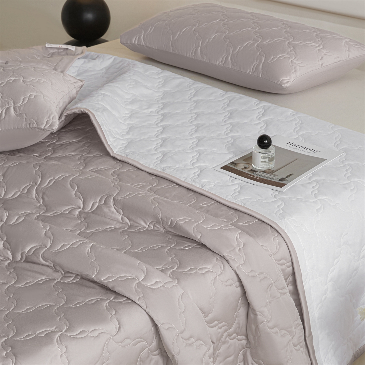 91家纺网 家纺一手货源 找家纺 DC 2026新款莱赛尔天丝夹棉螺旋方格绗缝单品床盖 水雾紫